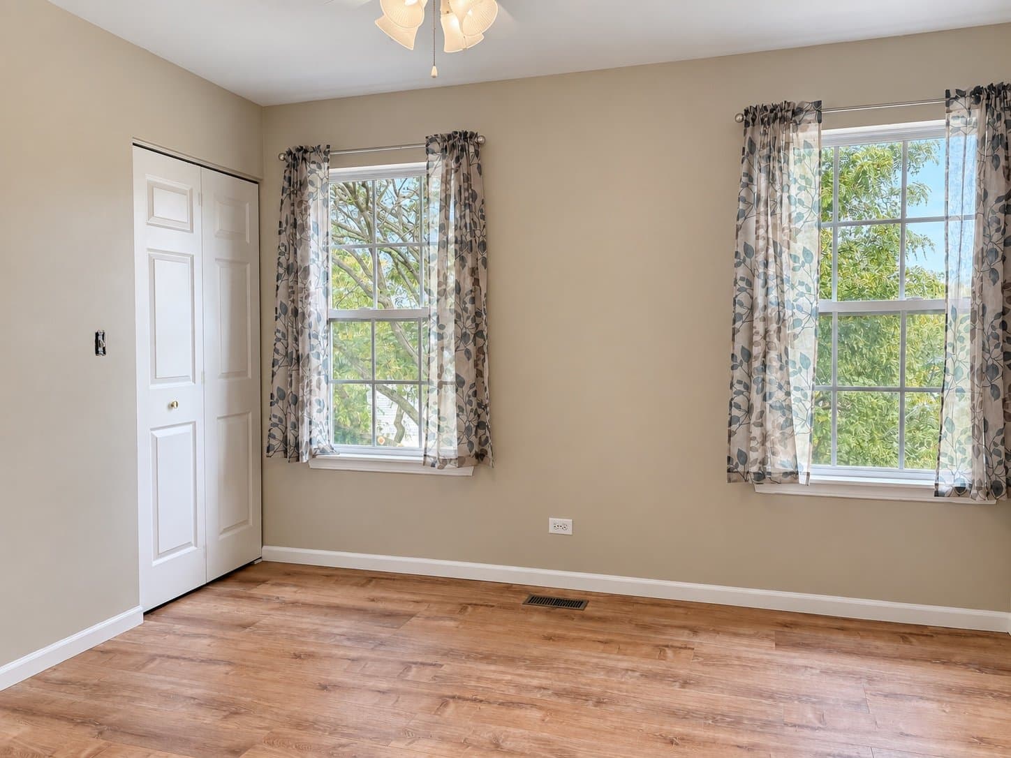 Second bedroom with closet (2026)