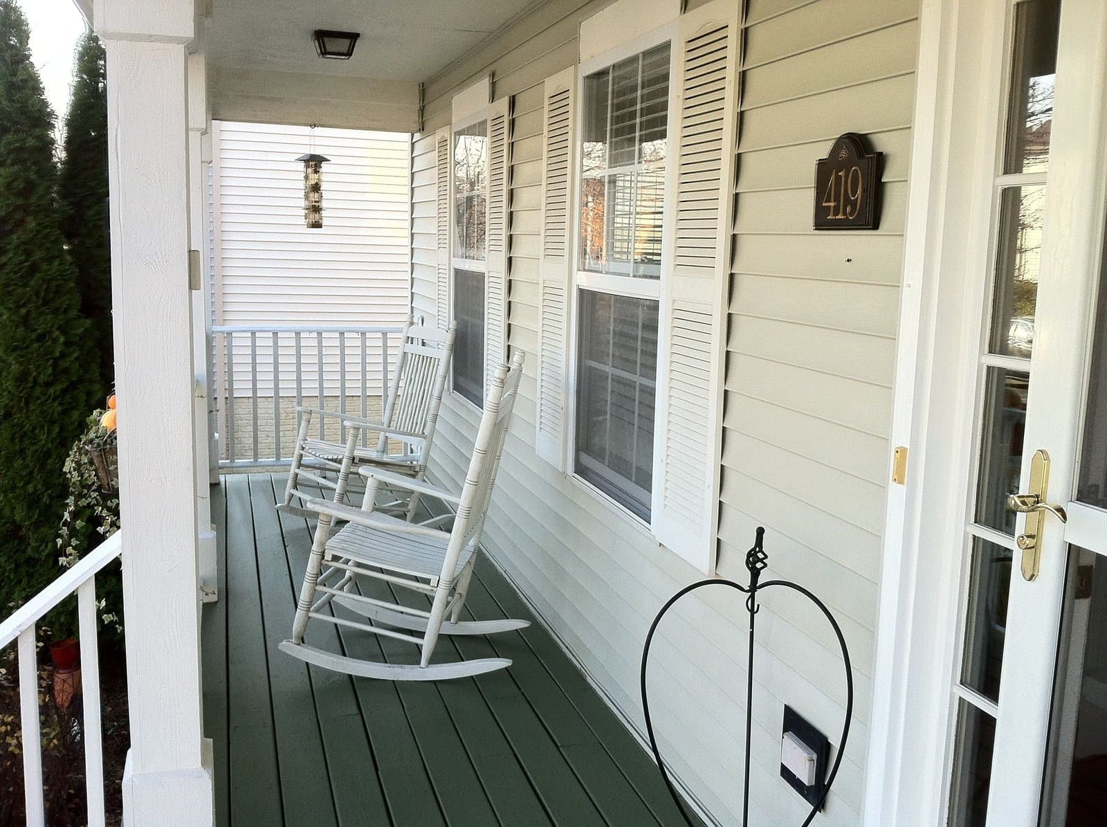 Front porch of 419 Reagan Drive